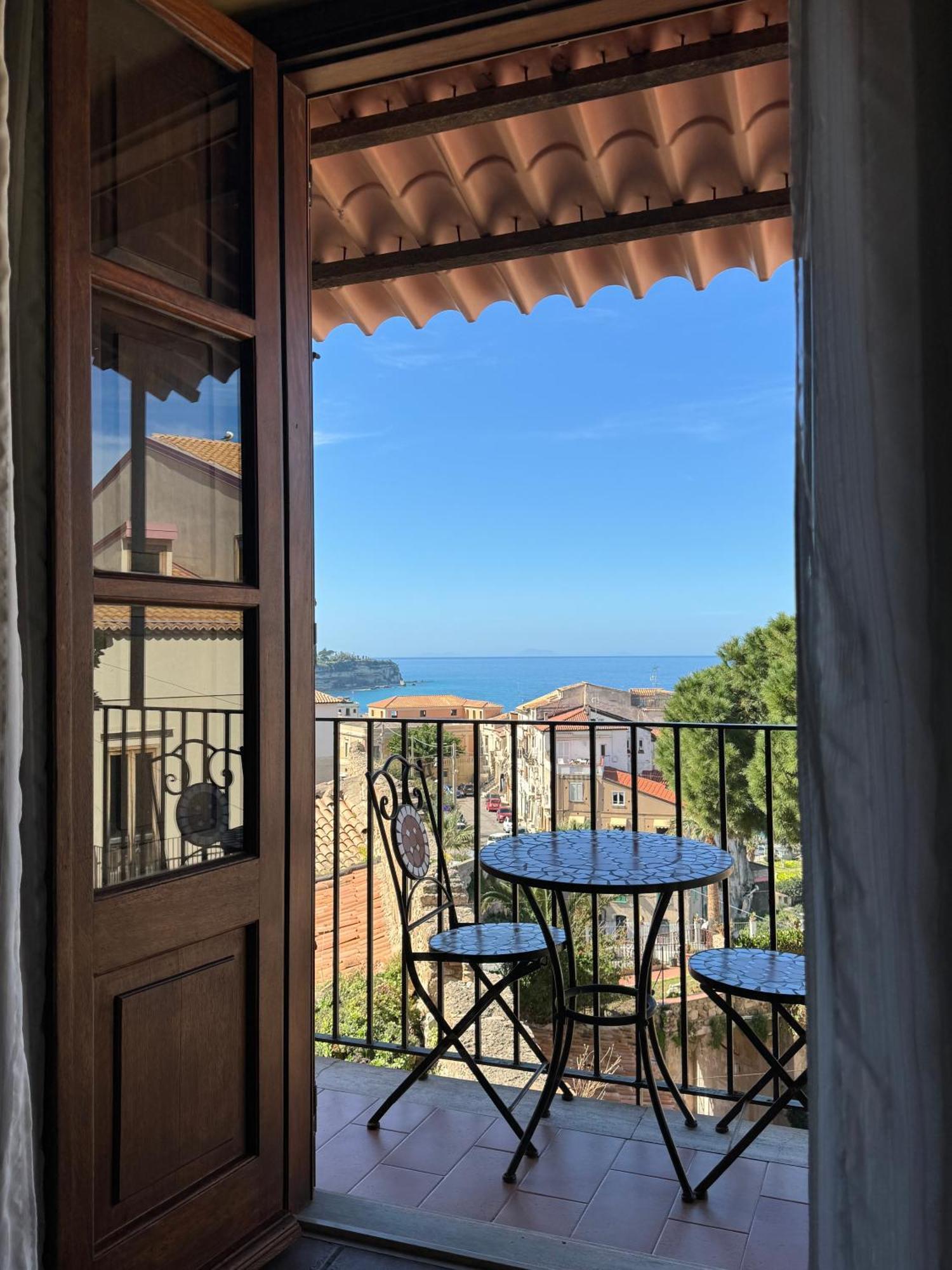 B&B Rivellini Tropea Bagian luar foto