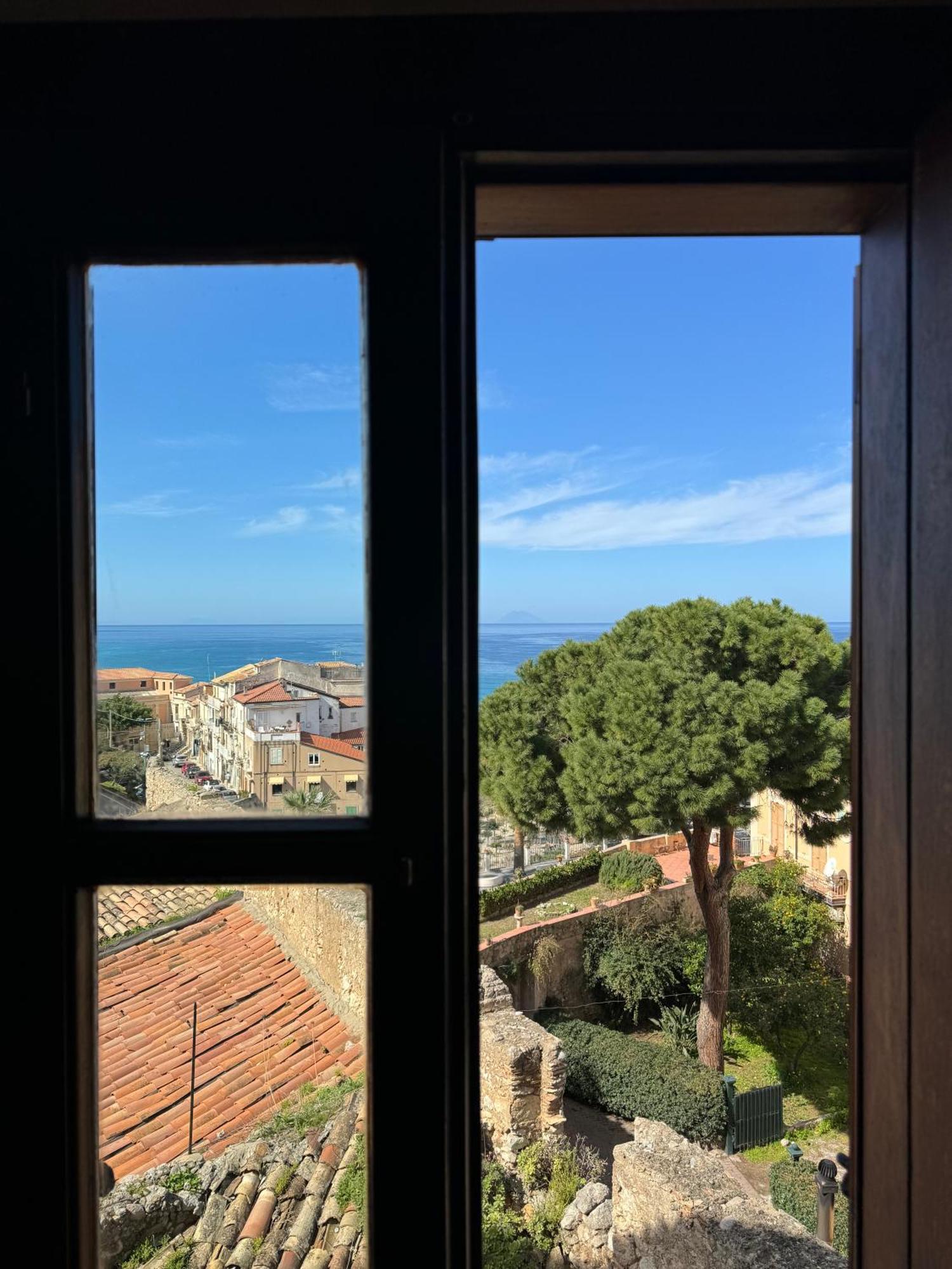 B&B Rivellini Tropea Bagian luar foto