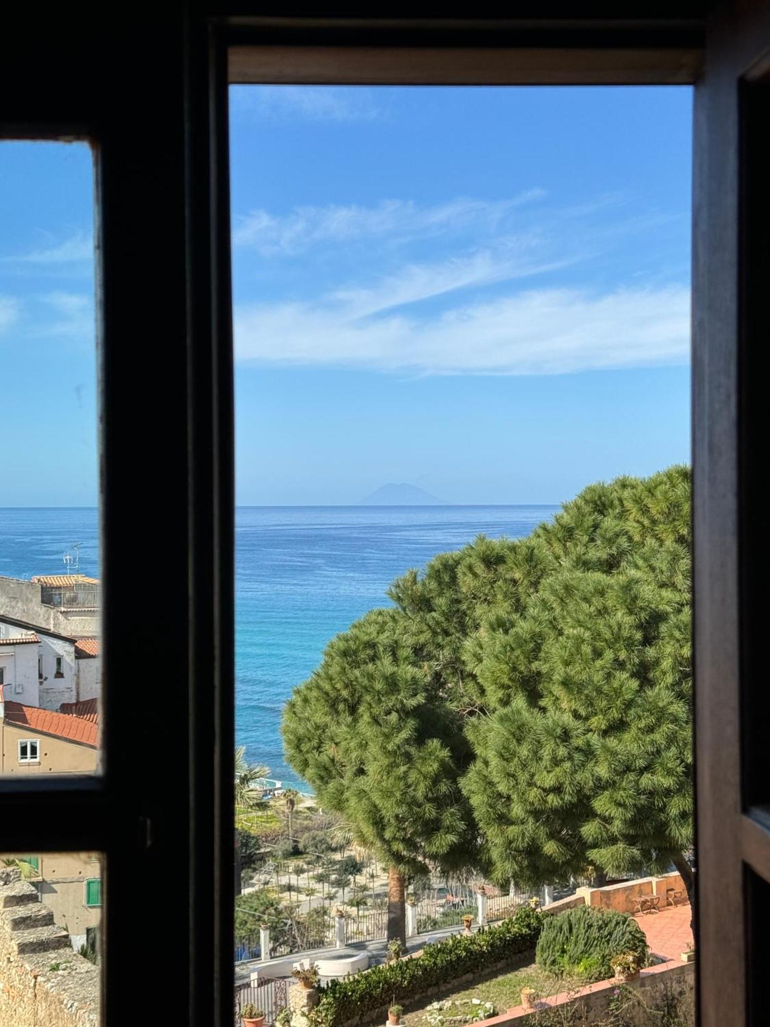 B&B Rivellini Tropea Bagian luar foto