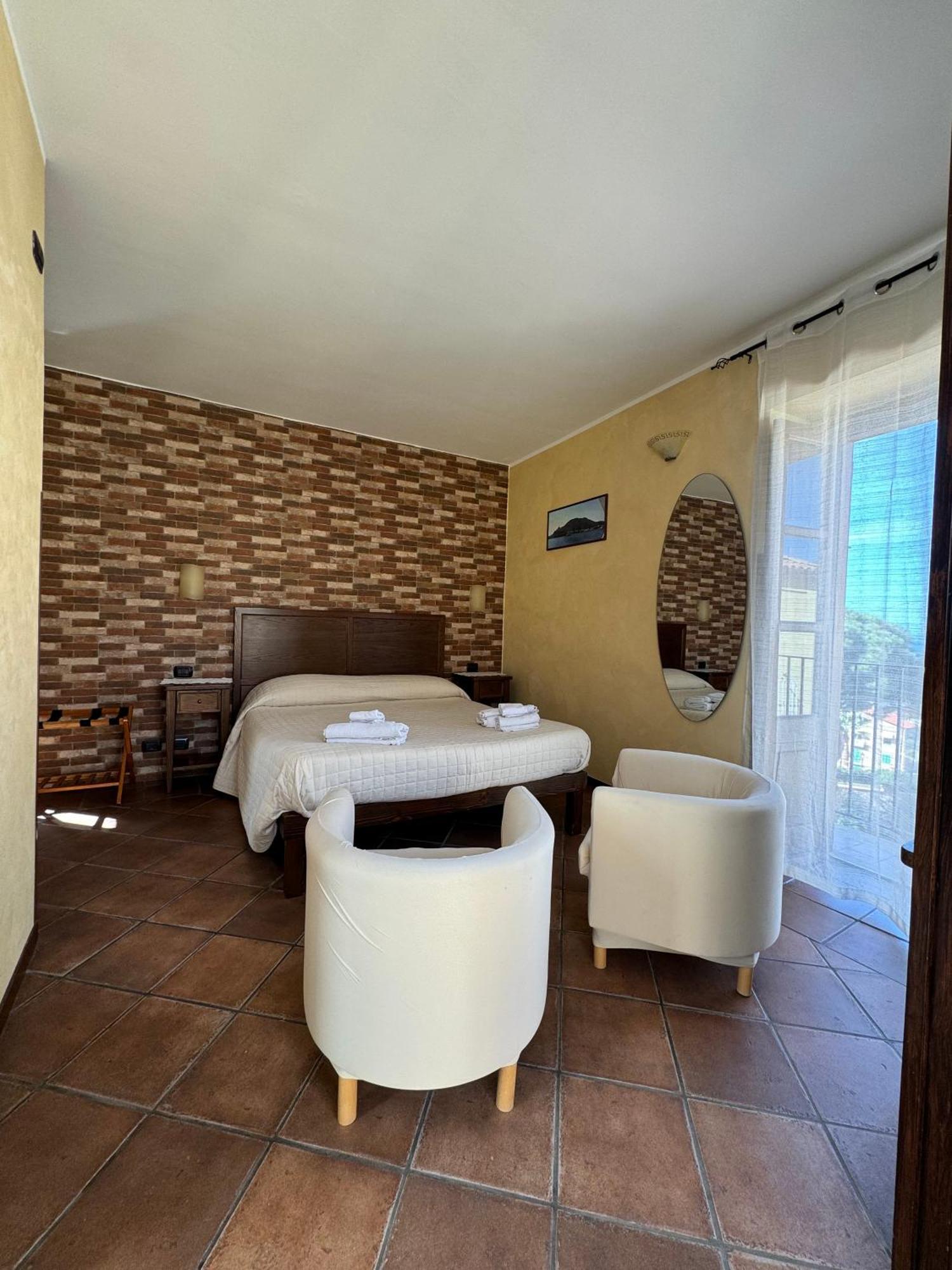 B&B Rivellini Tropea Bagian luar foto